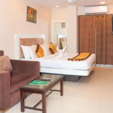 Hotel Shri Radha Nikunj Vrindavan Opposite Prem Mandir