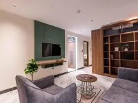 Luxe Paradise Suites Hotel Hoang Cau Hotels near Dong Da