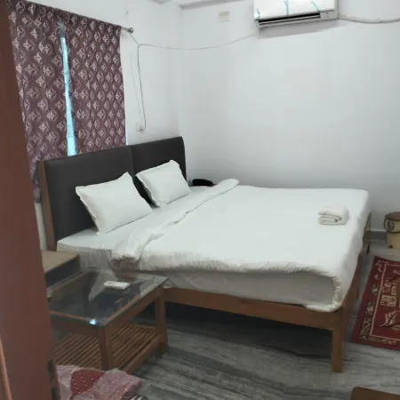Rekha International Guest House Rajgir
