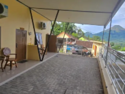 Holi Homestay Trawas Hotels in Trawas