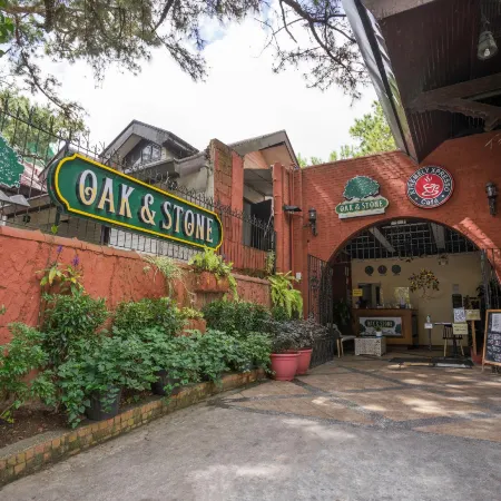 Oak and Stone Bed and Breakfast