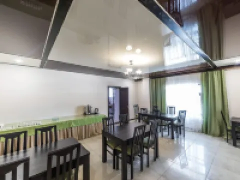 Gorskij Dom Hotel فنادق في دومباي
