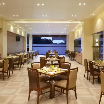 Click Hotel, Junagadh