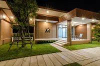 Golf Inn Resort Hotels in Mae Klong