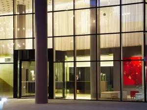 Elements Ekaterinburg Hotel (Элементс Екатеринбургбывш. Four Elements Ekaterinburg)