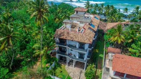 Villa Tissa Beach Resort