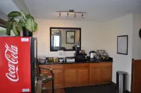 Super 8 by Wyndham Petoskey - breakfast
