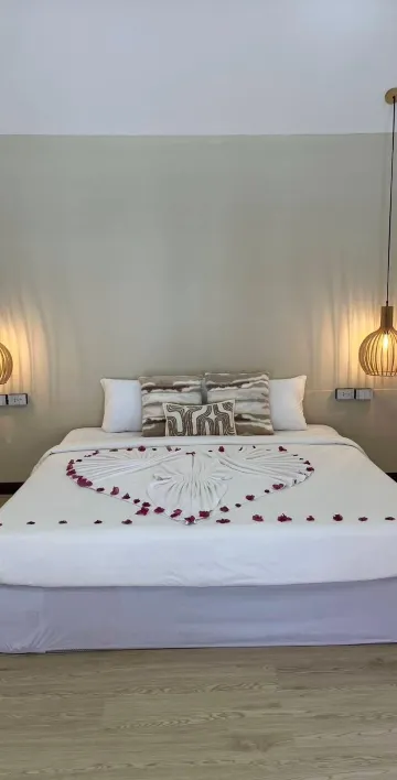 บังกะโลริมสระน้ำ