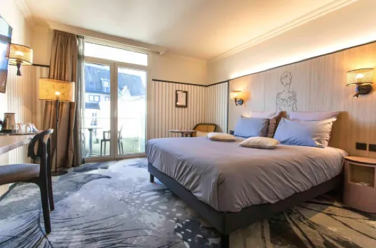 โรงแรมเมอร์เคียว กร็องวีล เลอ กร็อง ลาร์ฌ