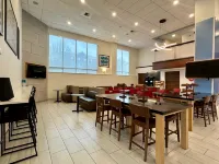 โรงแรม Holiday Inn Express Hotel & Suites SeaTac บาย IHG - พร้อมอาหารเช้า