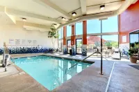 The Lodge at Roseburg - Pools