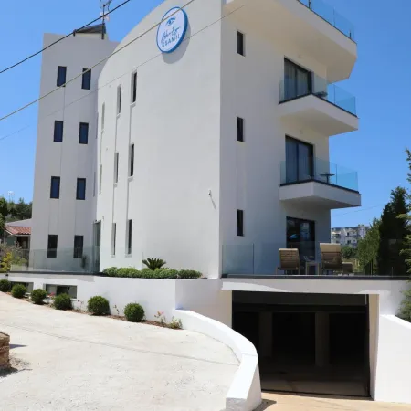 Blue Eye Hotel