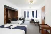 All Seasons Guest House Gatwick & Airport Parking - Wifi
