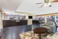 Super 8 by Wyndham Ellenton Bradenton Area Hoteles en Palmetto
