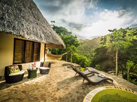 One Santuario Natural