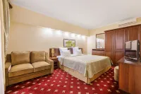 Tizdar Family Resort & Spa (Тиздар) Отели рядом с достопримечательностью «Пляж Веселовка»
