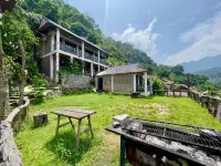 Ba Be Lakeside Bungalow Hôtels à : Khang Ninh