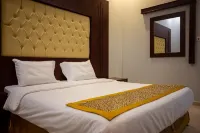 أهلاين سويتس 4 Hotels near العثيم مول