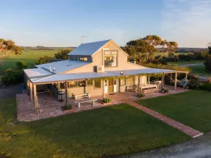 Bear Gully Coastal Cottages