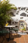 El Charco Suites