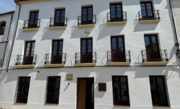 Puerta de la Ribera Suites