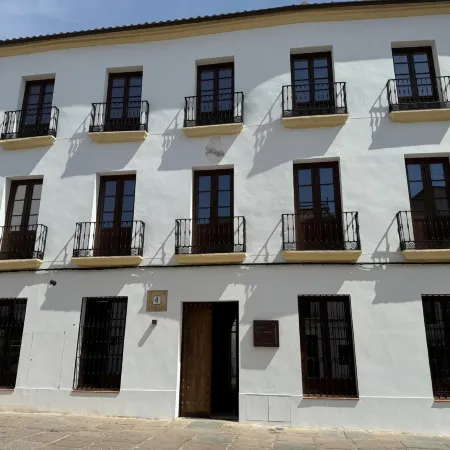 Puerta de la Ribera Suites