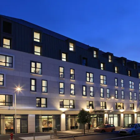 Hôtel Mercure Saint-Malo Balmoral Отели рядом с достопримечательностью «Пляж Сийон»