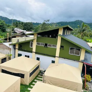 Camp Backpackers Port Barton