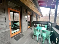 Outland Chalet & Suites Great Smoky Mountains - 4-Star