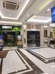 2 Bedrooms Luxury Apartment at Gunawangsa Manyar By Starlight Hotels in Sukolilo