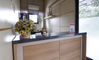 RedDoorz Plus Near Undip Tembalang