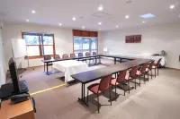 Standpipe Golf Motor Inn