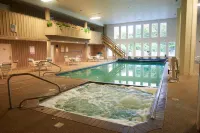 Sandwich Lodge & Resort - Hot Tub