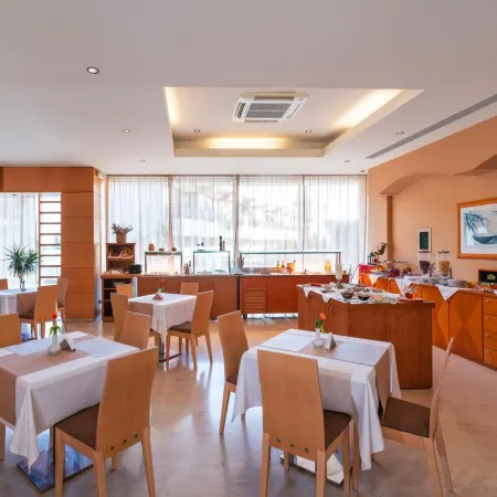 Athineon Hotel Отели рядом с достопримечательностью «Стадион «Диагорас»»