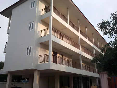 AP Apartment Отели рядом с достопримечательностью «Golden Triangle Museum Pattaya»