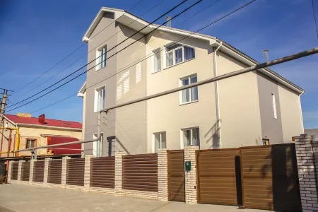 Home Hotel (Хоум)