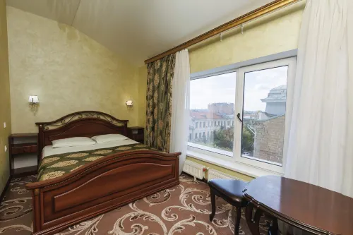 5 Avenyu Các khách sạn ở Simferopol