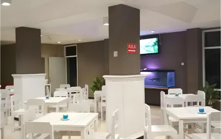 Hotel Kusma Bandungan Отели рядом с достопримечательностью «Ambarawa Railway Museum»