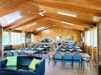 Iluka Retreat Glamping Village & Group Lodge Accommodation Các khách sạn gần Eldridge Estate of Red Hill