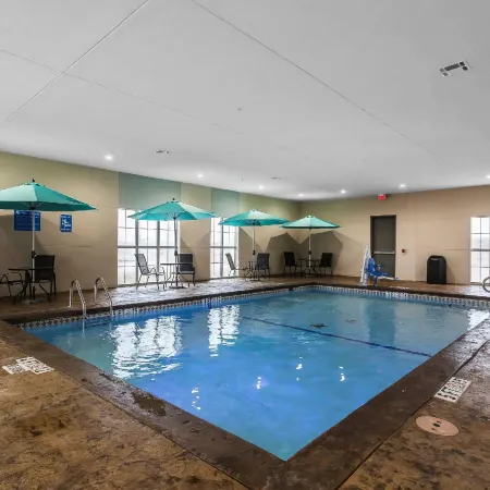 Comfort Suites - University