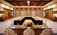 Sterling Munnar - Boutique