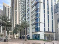 Luxury 1-Bedroom Apartment At Burj Crown. - Bungalows