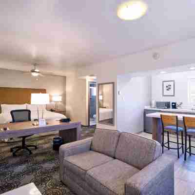 Holiday Inn & Suites 奇瓦瓦 Rooms