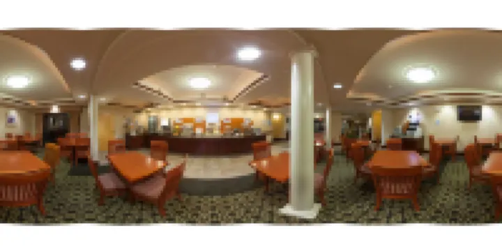 Holiday Inn Express & Suites CEDAR RAPIDS-I-380 @ 33RD AVE by IHG