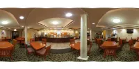 Holiday Inn Express & Suites Cedar Rapids-I-380 @ 33RD Ave