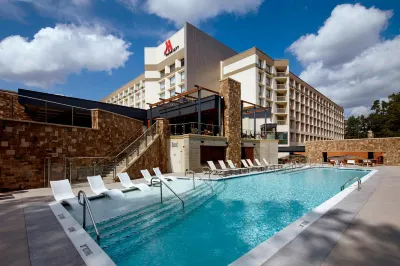 Raleigh Marriott Crabtree Valley Hotels near Crabtree Valley Mall Food Court Community Room