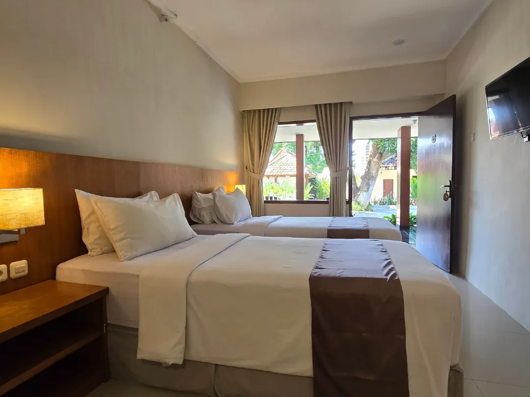 Ikhtiar Surya Hotel - Banyuwangi