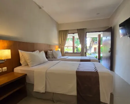 Ikhtiar Surya Hotel Hotels in Giri