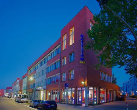 H24 Hoteltow Hotels in Teltow