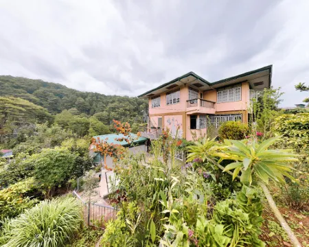 Inandako's Bed and Breakfast โรงแรมในซากาดา